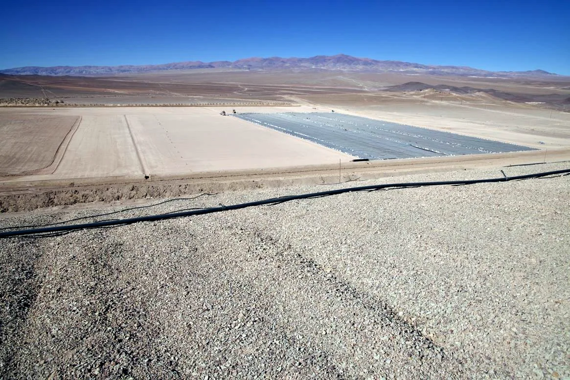 Plataforma y canaleta terminadas para la Pila 4